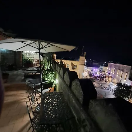 Il Castello Te Lu Sanna 메리네