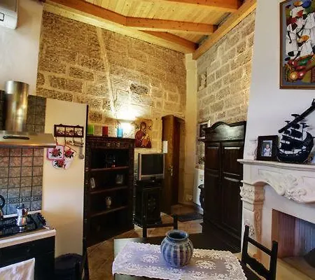 Il Castello Te Lu Sanna Гостевой дом